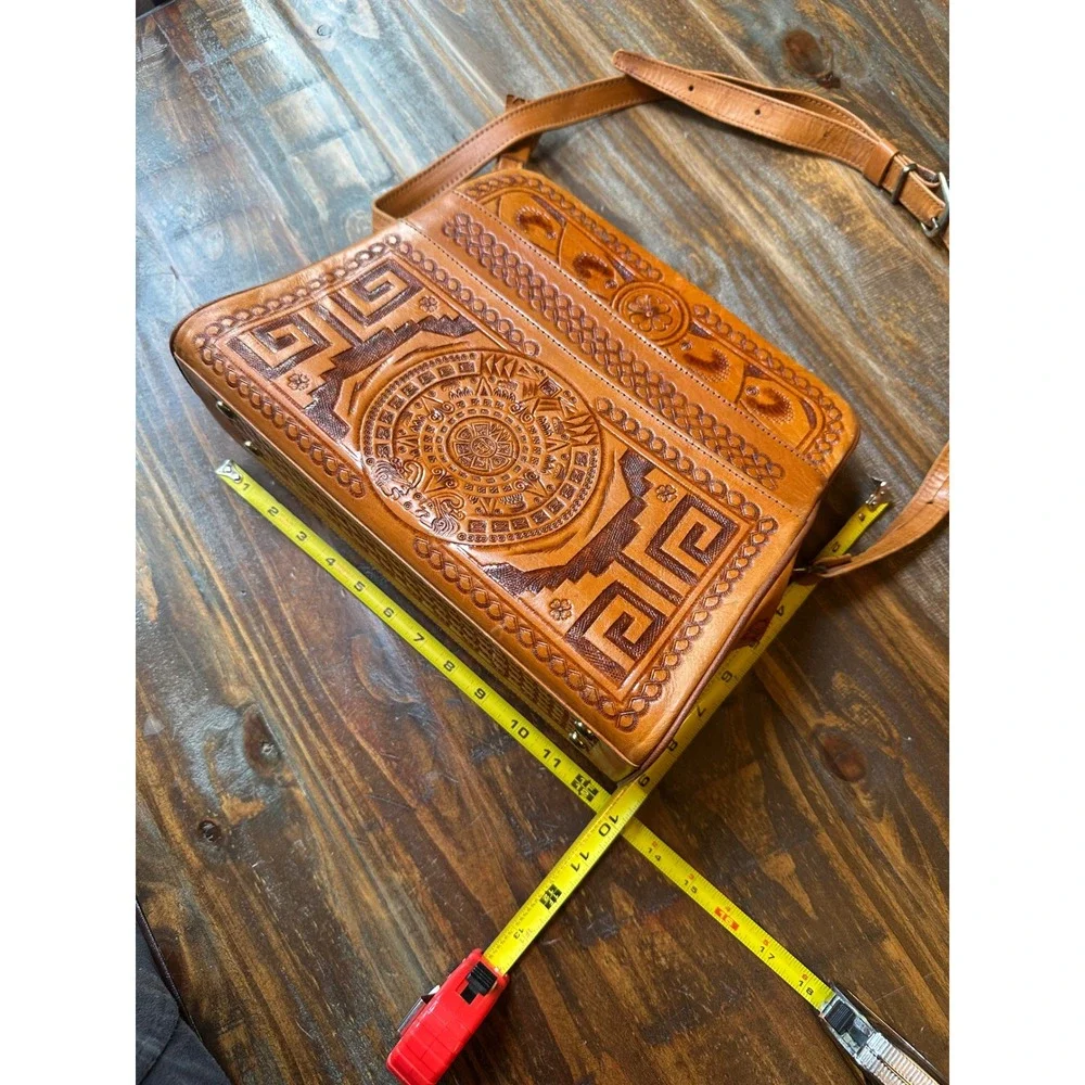 Vintage Hand Tooled Mexican Leather Crossbody Bag Aztec Calendar Mayan Pyramid - Picture 9 of 17